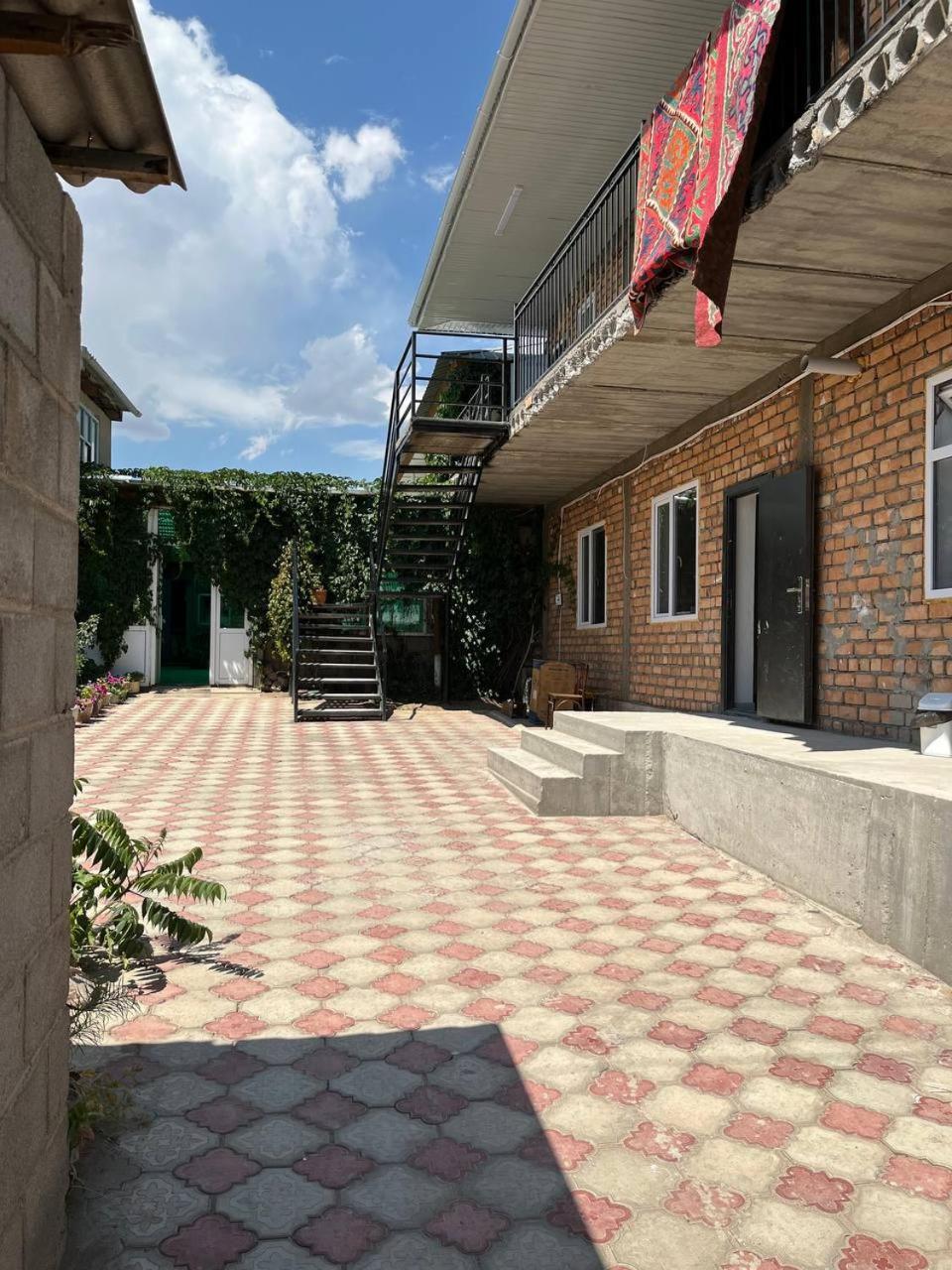 "Bilim" Guest House Tamchy Exterior foto